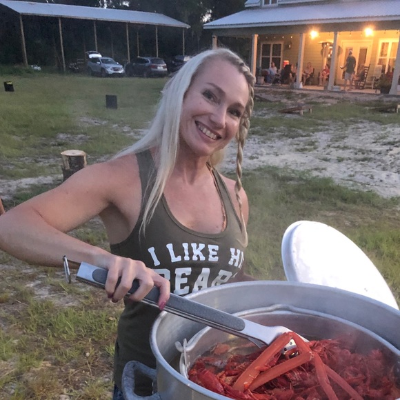 Meet your Posher, Kim - Picture 2 of 2